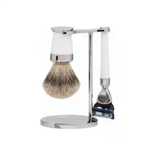 ERBE Set de regalo Maquinilla de afeitar de resina blanca diseño Premium PARIS Gillette Fusion 1 ud. + brocha de afeitar punta de plata resina blanca 1 ud. + maquinilla de afeitar y soporte 1 ud. 1.0 pieces